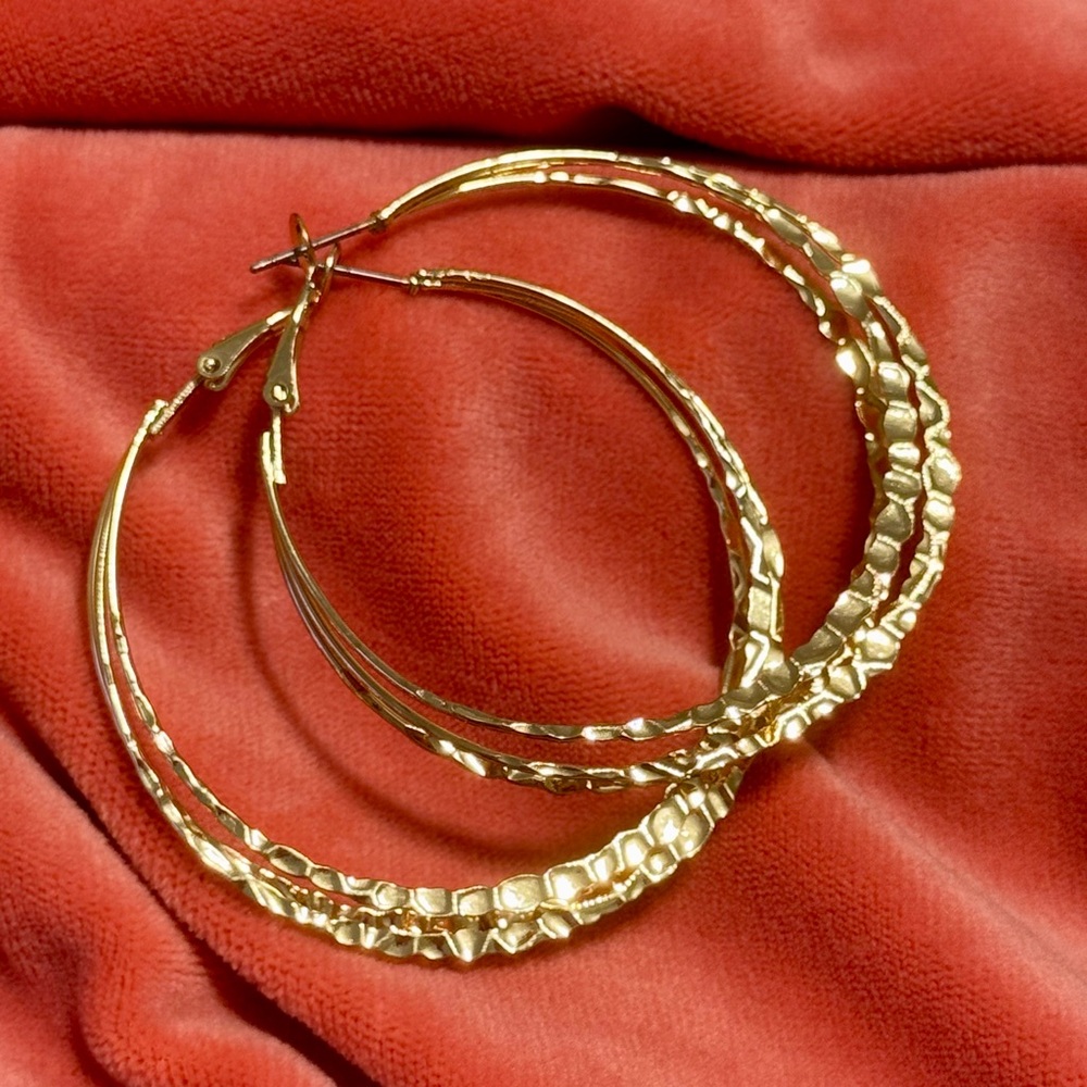 Hammered Gold Triple Layer Gold Hoop Earrings Lightweight Three Ring Hoops - Picture 3 of 5